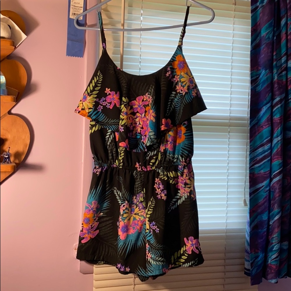 Arizona Jean Co Floral Romper w/ Ruffle